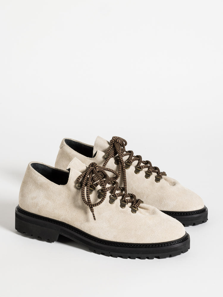 
                  
                    Load image into Gallery viewer, RASMUS LUG SUEDE OFF WHITE
                  
                