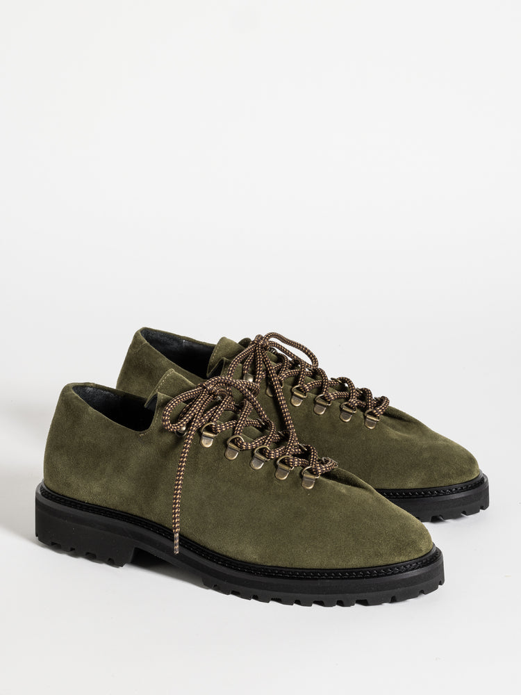 
                  
                    Load image into Gallery viewer, RASMUS LUG SUEDE KHAKI
                  
                